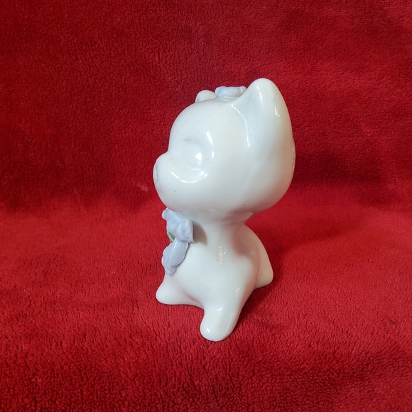 Vintage Porcelain Kitten With Flowers Collectible Kitschy Cat - Picture 2 of 8